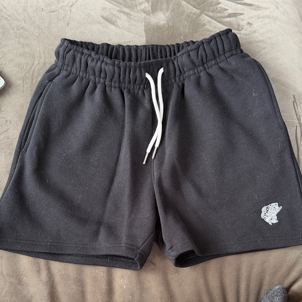 Men's Bass Pro Shop Black Drawstring Athletic Shorts with pockets